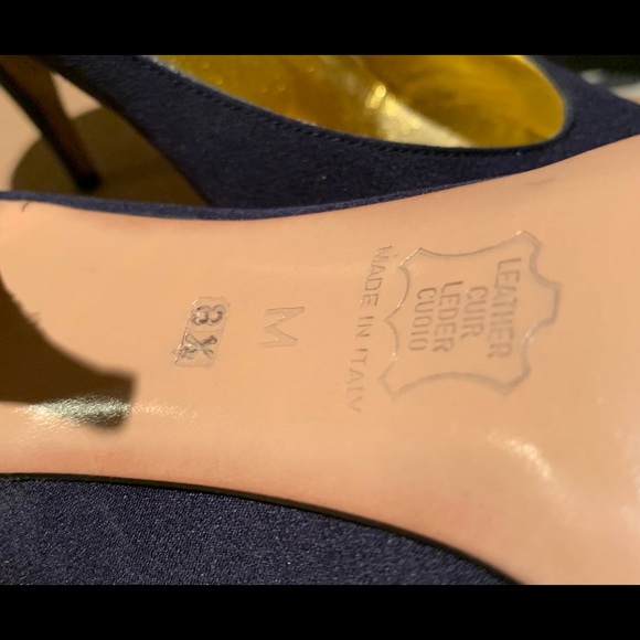 Anne Klein Elegant Dress Pumps - Picture 4 of 4